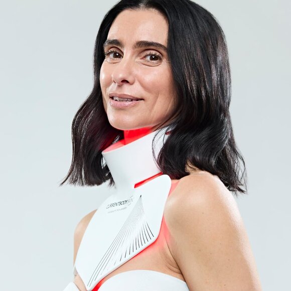 CurrentBody Skin LED Neck & Décolletage Mask: Series 1 - Picture 4 of 5